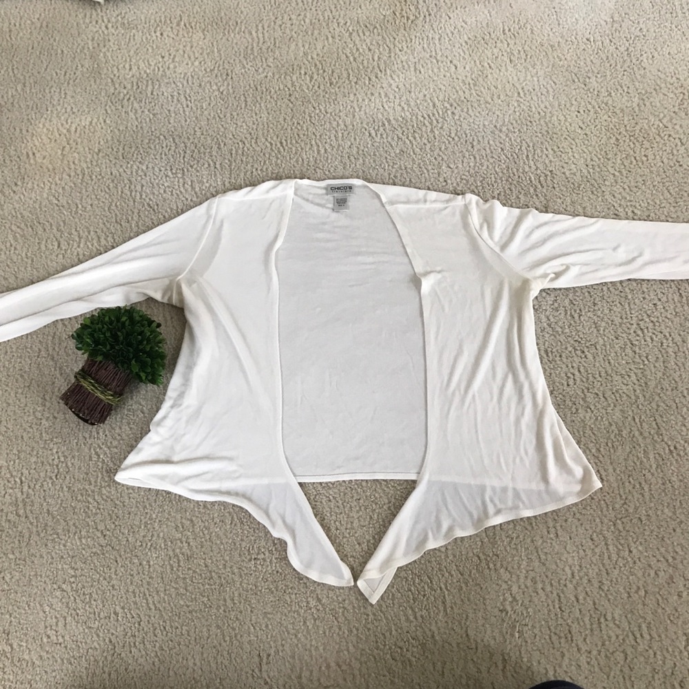 ⭐️Chico’s travelers cardigan